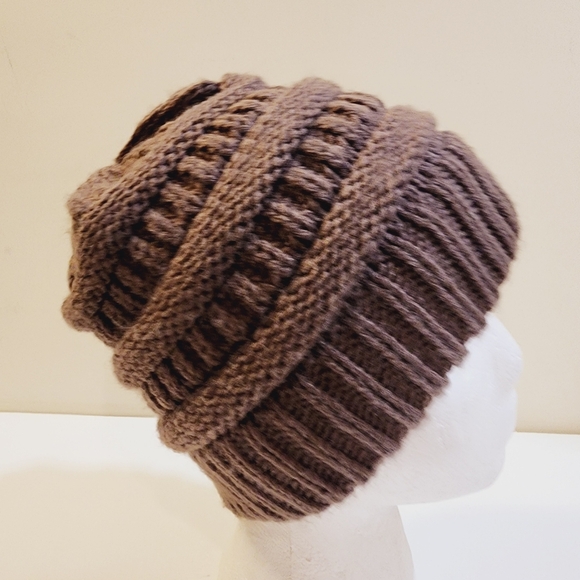 C.C Brown Women's knitted Winter Hat OS - Picture 5 of 9